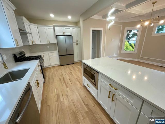 340 Watson Avenue, Lyndhurst, NJ 07071