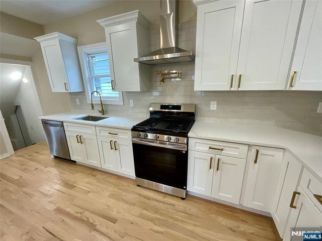 340 Watson Avenue, Lyndhurst, NJ 07071