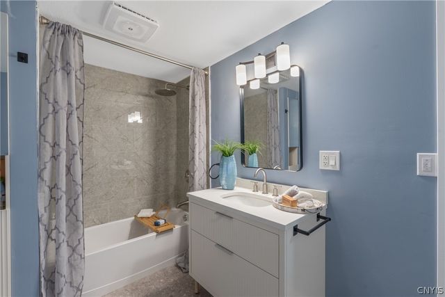 4942 West Seneca, Onondaga, NY 13215