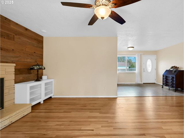 1530 Se 10TH St, Gresham, OR 97080