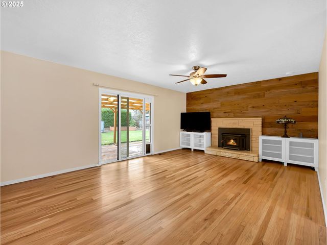 1530 Se 10TH St, Gresham, OR 97080