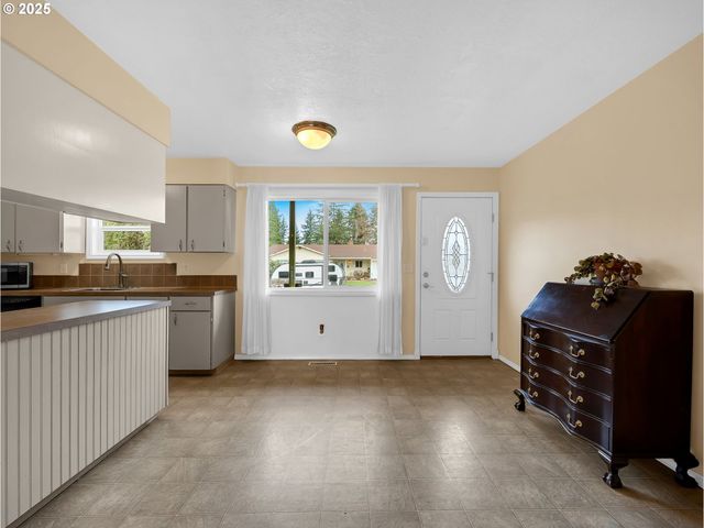 1530 Se 10TH St, Gresham, OR 97080