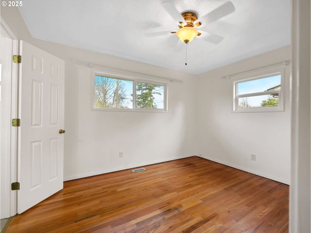 1530 Se 10TH St, Gresham, OR 97080