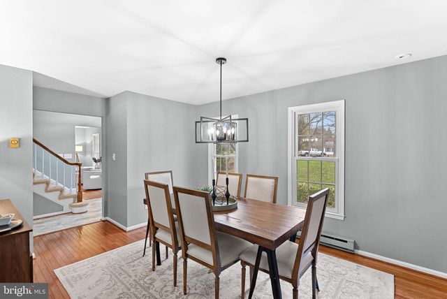 10207 OXFORDSHIRE RD, Great Falls, VA 22066