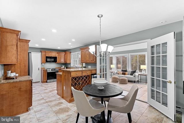 10207 OXFORDSHIRE RD, Great Falls, VA 22066