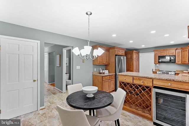 10207 OXFORDSHIRE RD, Great Falls, VA 22066