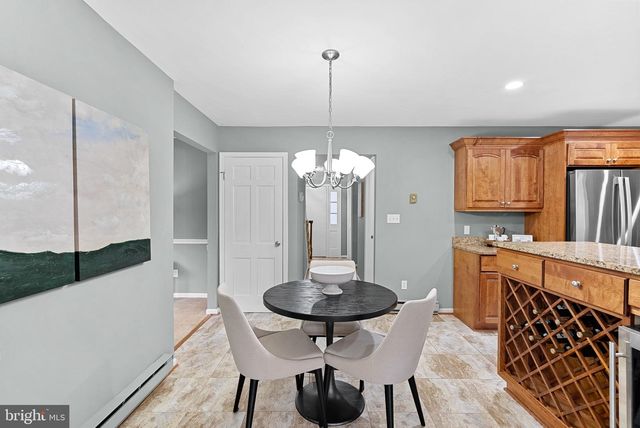 10207 OXFORDSHIRE RD, Great Falls, VA 22066