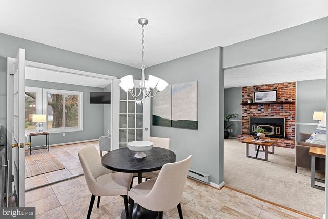 10207 OXFORDSHIRE RD, Great Falls, VA 22066