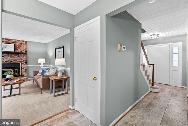 10207 OXFORDSHIRE RD, Great Falls, VA 22066