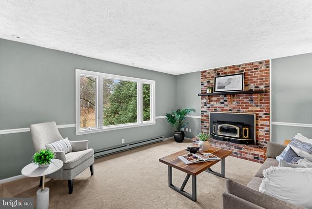 10207 OXFORDSHIRE RD, Great Falls, VA 22066