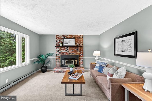 10207 OXFORDSHIRE RD, Great Falls, VA 22066