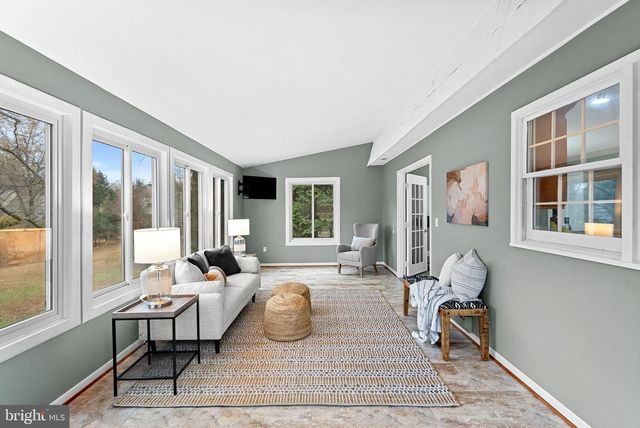 10207 OXFORDSHIRE RD, Great Falls, VA 22066