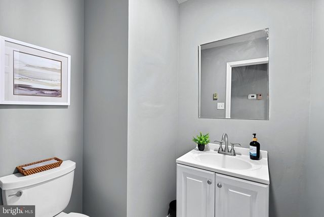 10207 OXFORDSHIRE RD, Great Falls, VA 22066