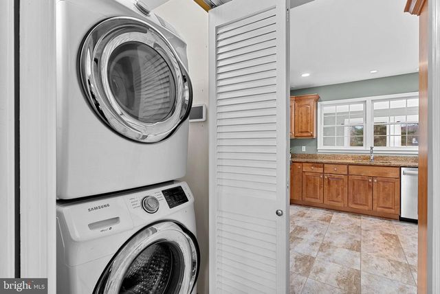 10207 OXFORDSHIRE RD, Great Falls, VA 22066