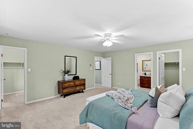 10207 OXFORDSHIRE RD, Great Falls, VA 22066