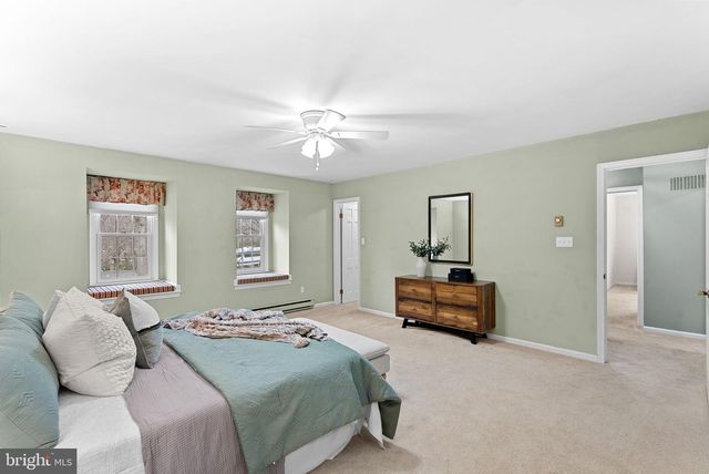 10207 OXFORDSHIRE RD, Great Falls, VA 22066