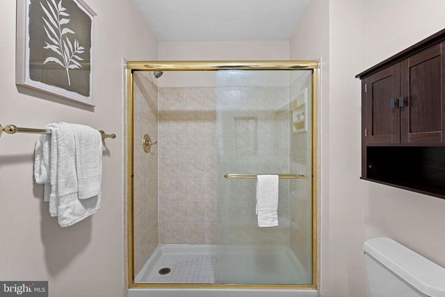 10207 OXFORDSHIRE RD, Great Falls, VA 22066