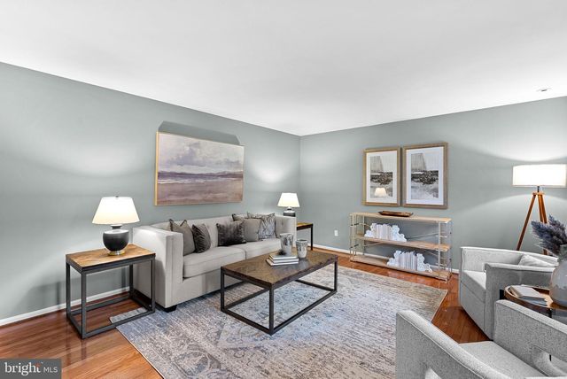 10207 OXFORDSHIRE RD, Great Falls, VA 22066