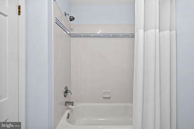 10207 OXFORDSHIRE RD, Great Falls, VA 22066