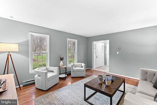 10207 OXFORDSHIRE RD, Great Falls, VA 22066