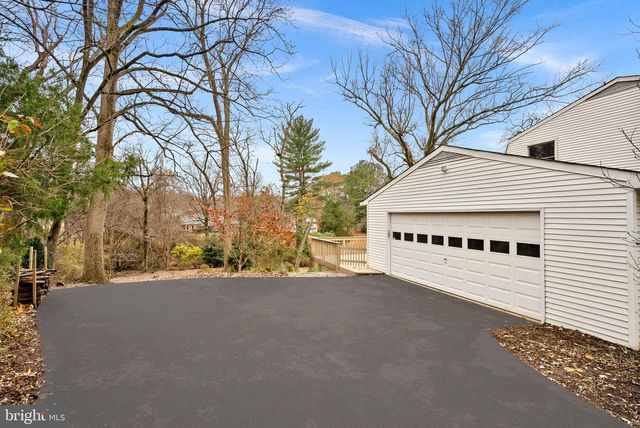 10207 OXFORDSHIRE RD, Great Falls, VA 22066