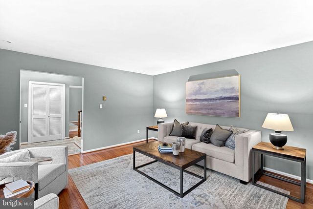 10207 OXFORDSHIRE RD, Great Falls, VA 22066