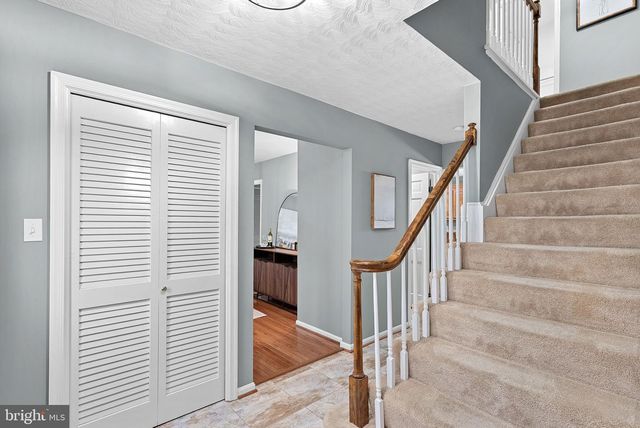 10207 OXFORDSHIRE RD, Great Falls, VA 22066