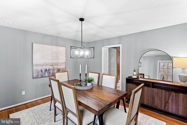 10207 OXFORDSHIRE RD, Great Falls, VA 22066