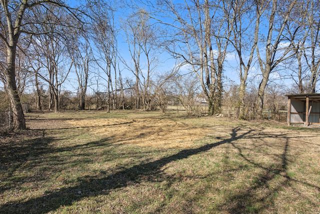 110 Green Meadow Dr, Gallatin, TN 37066