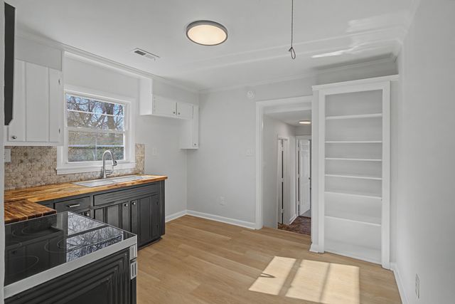 110 Green Meadow Dr, Gallatin, TN 37066