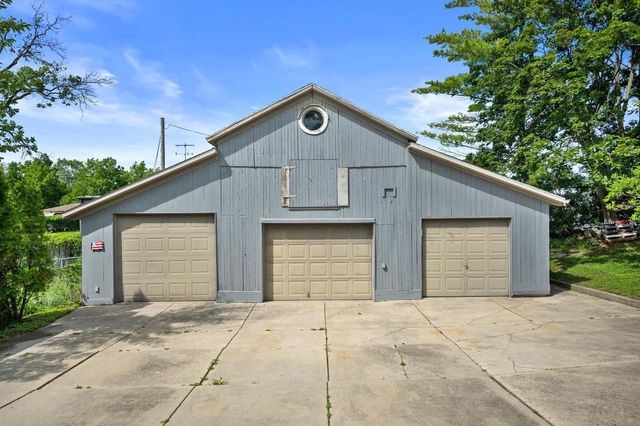1120 11th AVENUE, Union Grove, WI 53182