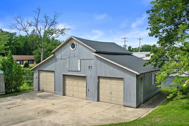 1120 11th AVENUE, Union Grove, WI 53182