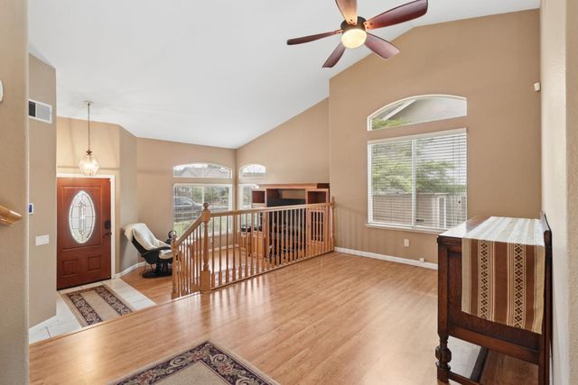 8824 Metalmark Ct, Elk Grove, CA 95624