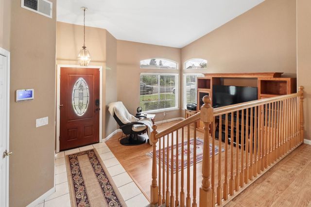 8824 Metalmark Ct, Elk Grove, CA 95624