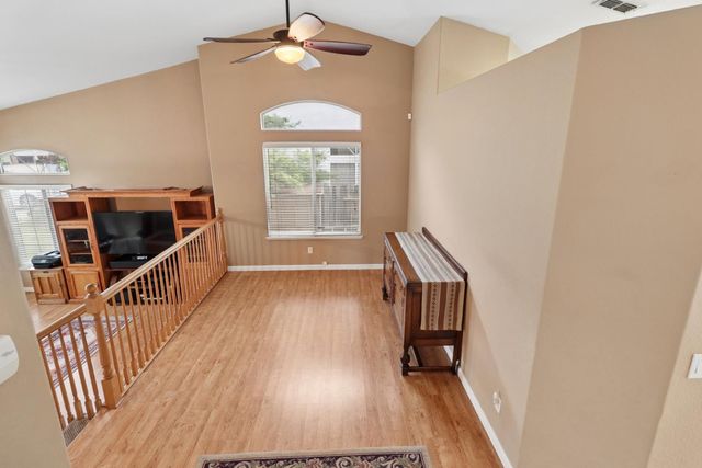 8824 Metalmark Ct, Elk Grove, CA 95624