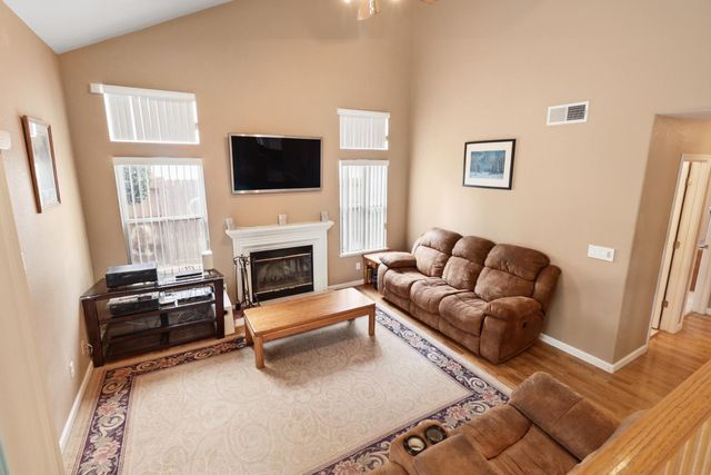 8824 Metalmark Ct, Elk Grove, CA 95624