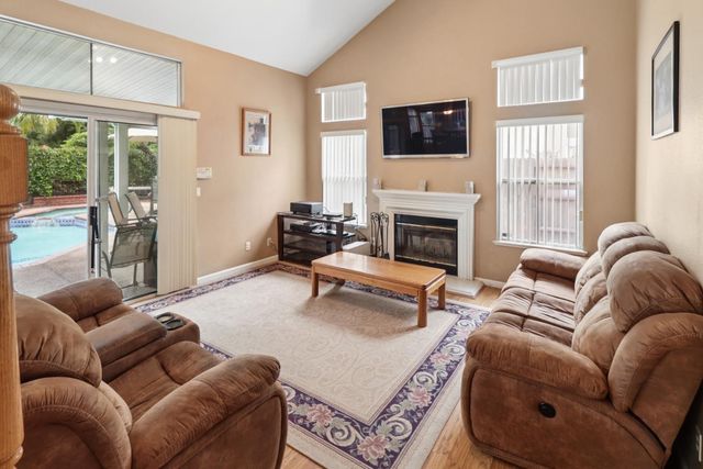 8824 Metalmark Ct, Elk Grove, CA 95624