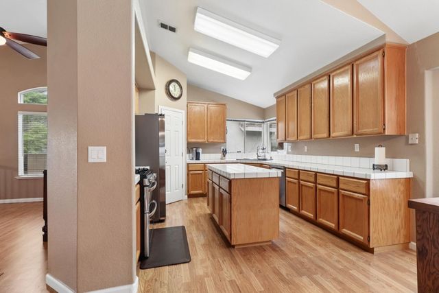 8824 Metalmark Ct, Elk Grove, CA 95624