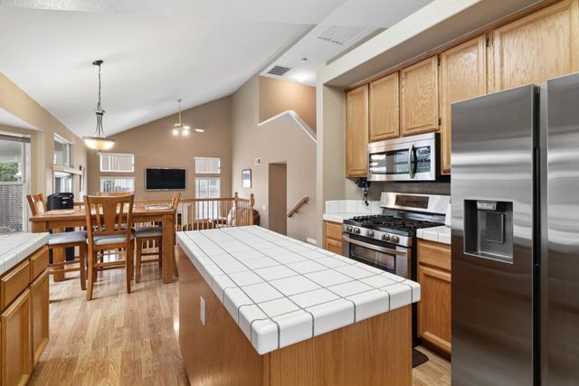 8824 Metalmark Ct, Elk Grove, CA 95624