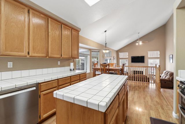 8824 Metalmark Ct, Elk Grove, CA 95624