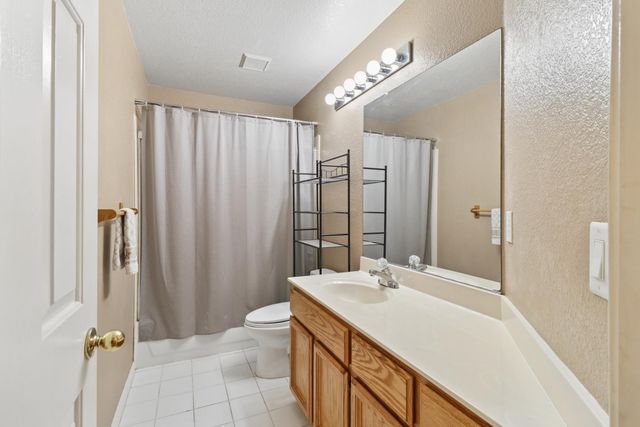 8824 Metalmark Ct, Elk Grove, CA 95624