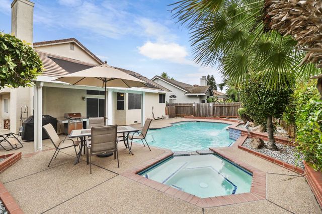 8824 Metalmark Ct, Elk Grove, CA 95624