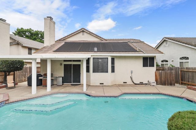 8824 Metalmark Ct, Elk Grove, CA 95624