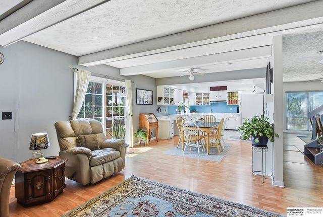 732 S 153rd Circle, Omaha, NE 68154