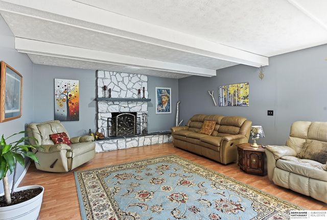 732 S 153rd Circle, Omaha, NE 68154