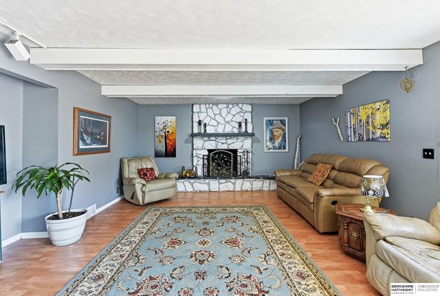732 S 153rd Circle, Omaha, NE 68154