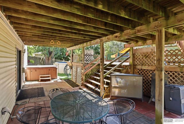 732 S 153rd Circle, Omaha, NE 68154