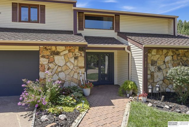 732 S 153rd Circle, Omaha, NE 68154