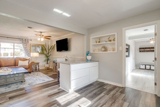 6917 Overhill Road, Fort Worth, TX 76116