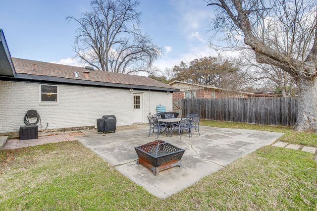6917 Overhill Road, Fort Worth, TX 76116